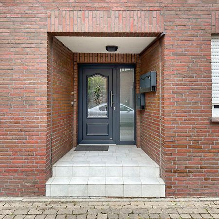 Homelystays Stilvolles Apartment An Der Kirche Lemfoerde Bagian luar foto