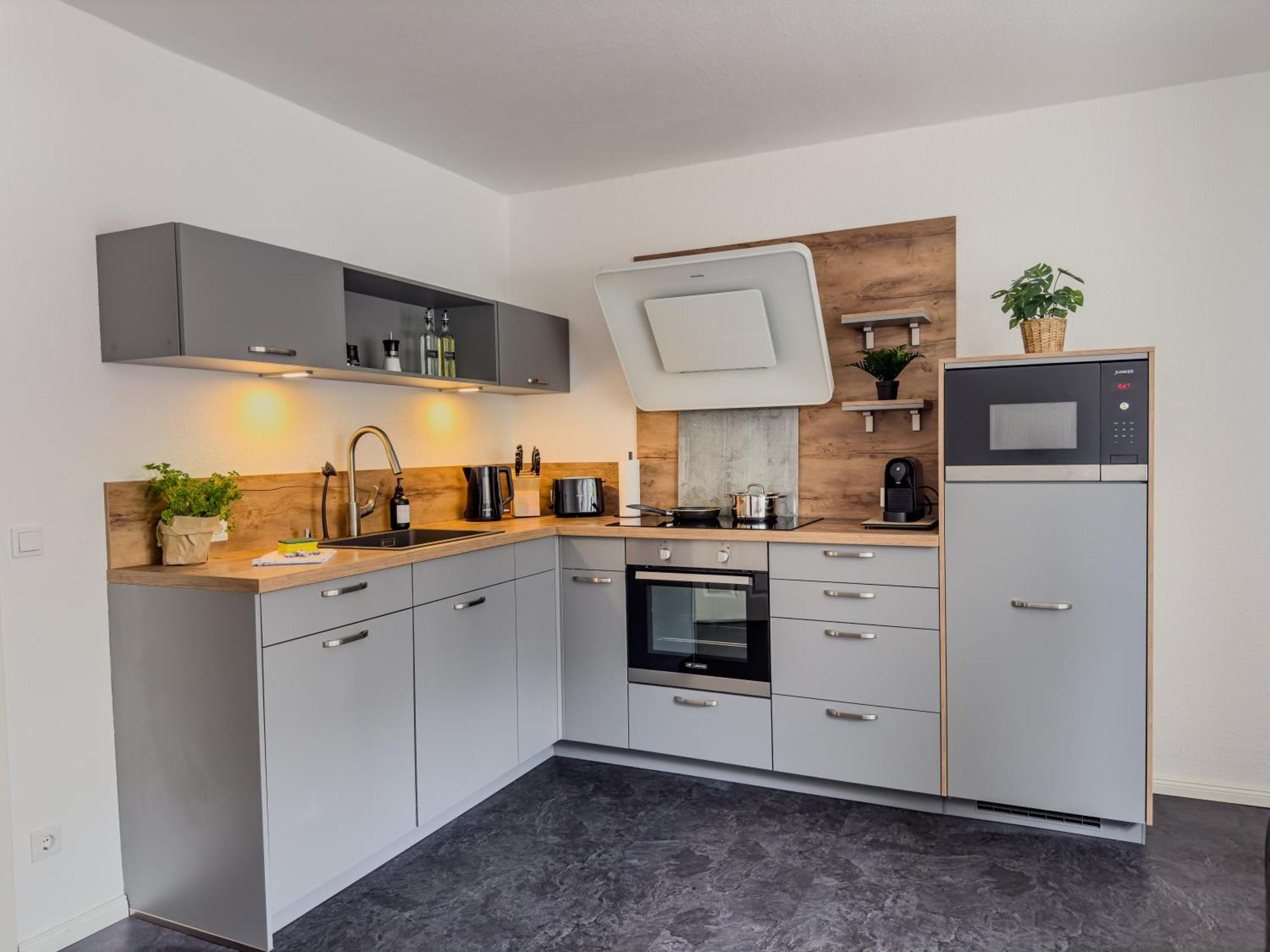 Homelystays Stilvolles Apartment An Der Kirche Lemfoerde Bagian luar foto