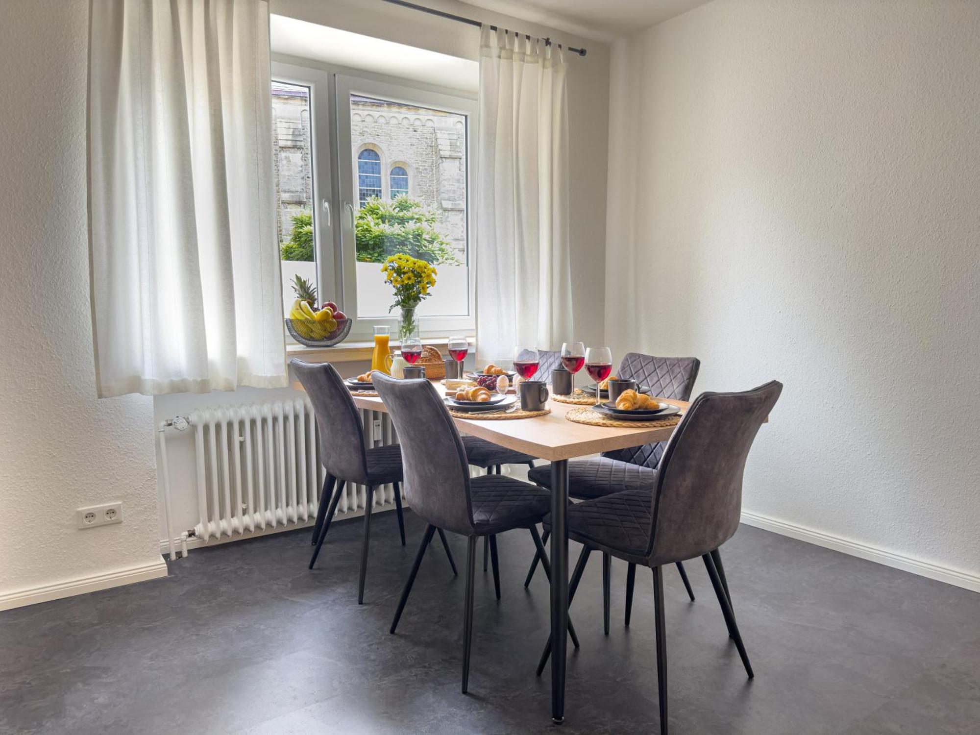 Homelystays Stilvolles Apartment An Der Kirche Lemfoerde Bagian luar foto