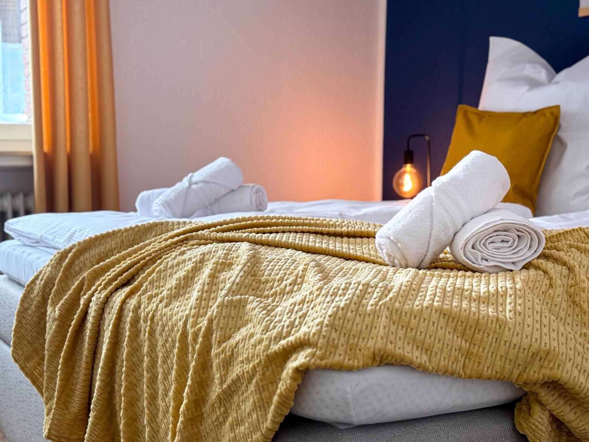 Homelystays Stilvolles Apartment An Der Kirche Lemfoerde Bagian luar foto
