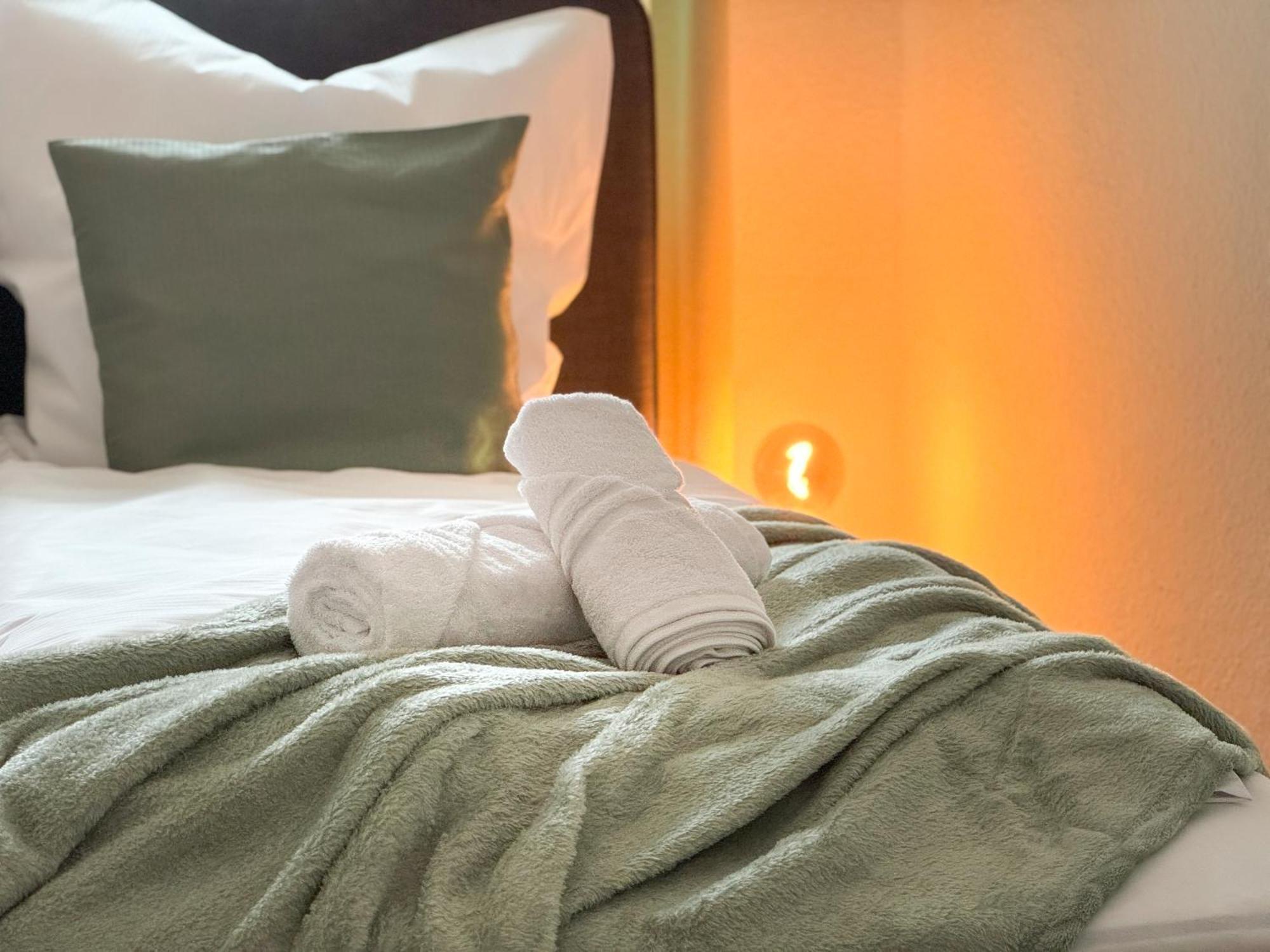 Homelystays Stilvolles Apartment An Der Kirche Lemfoerde Bagian luar foto